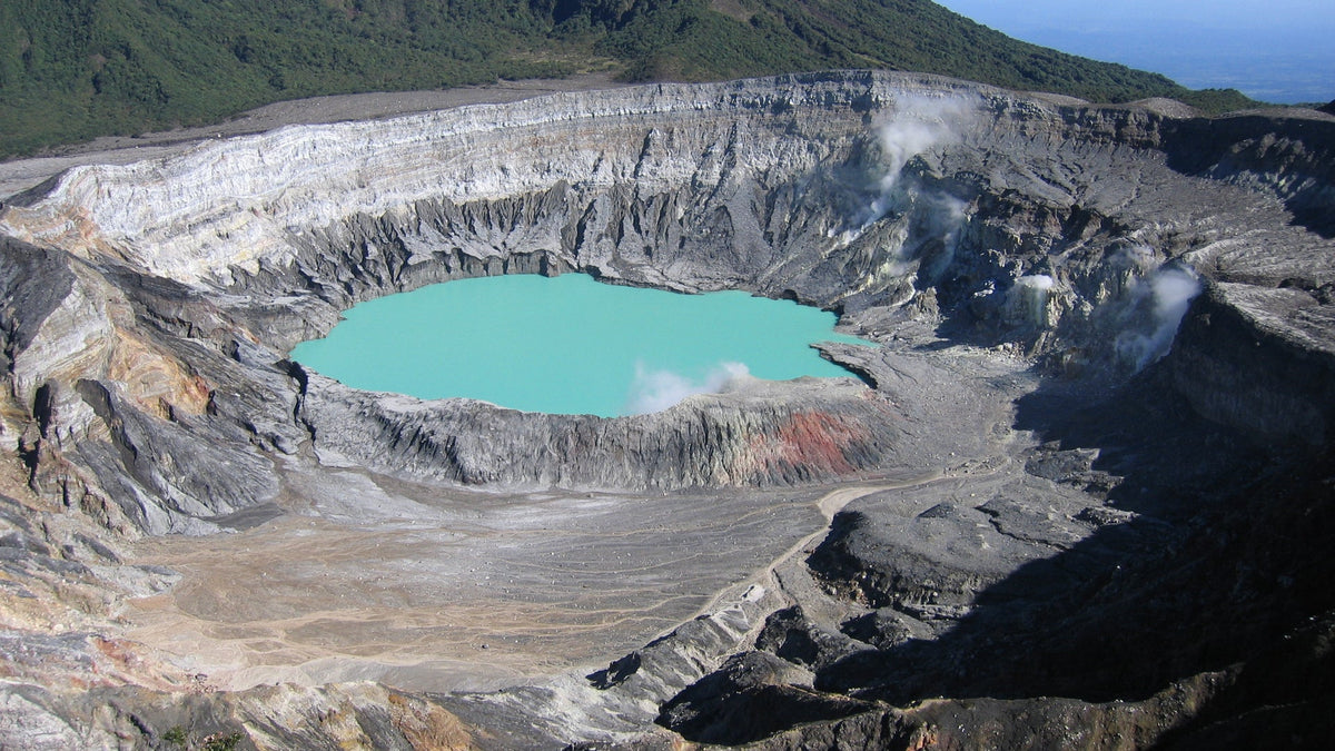 The crater of the volcano Poás in Costa Rica